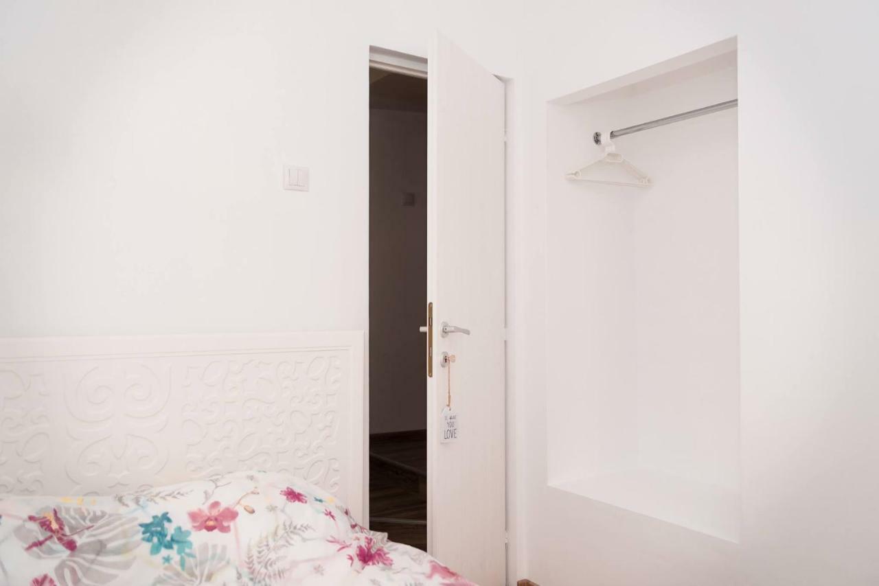 Apartmán ★ 2 Minute Walk From The Bridge Of Lies ★ Sibiu Exteriér fotografie
